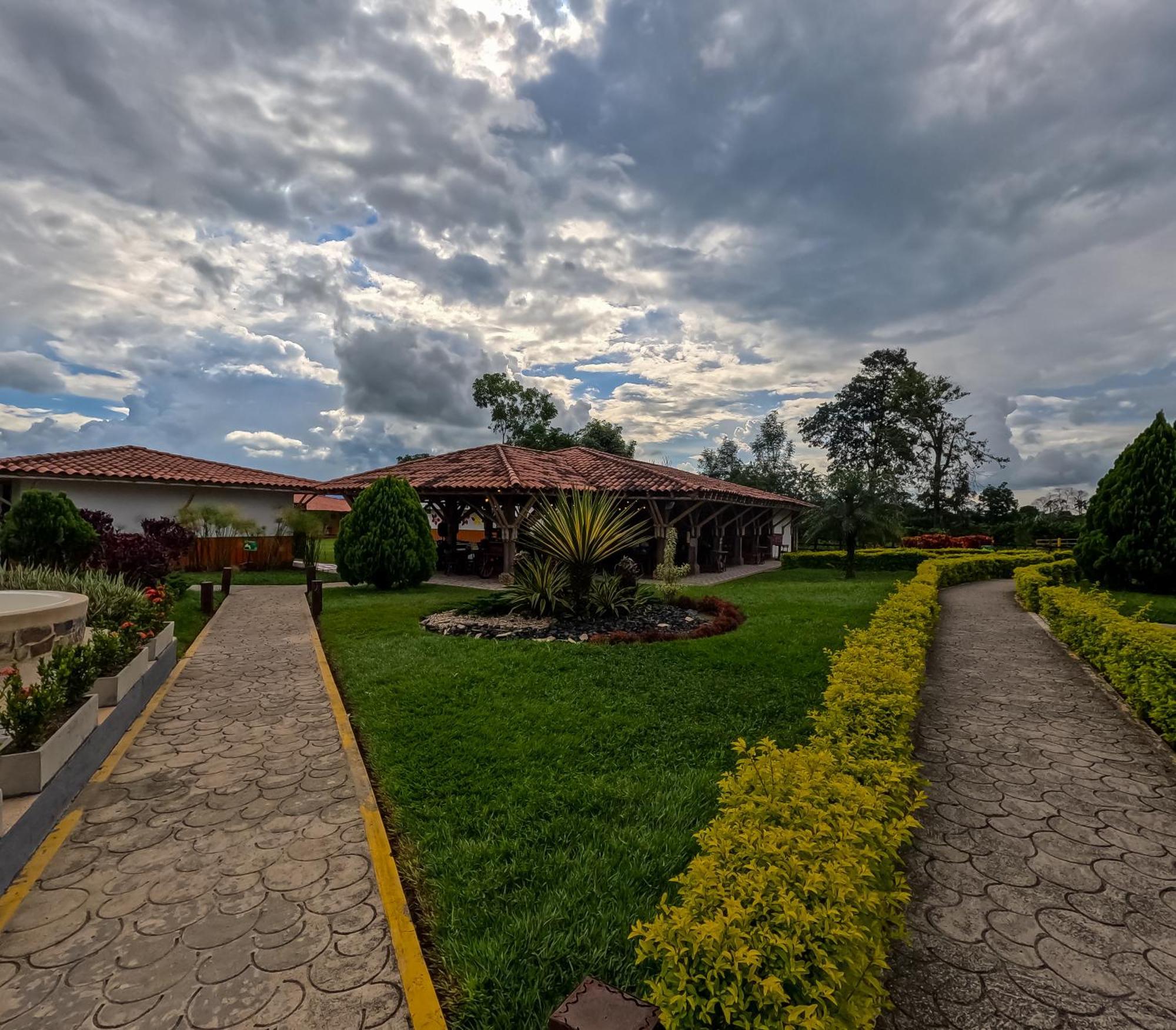 Hotel Parque De Los Arrieros Montenegro Exteriör bild