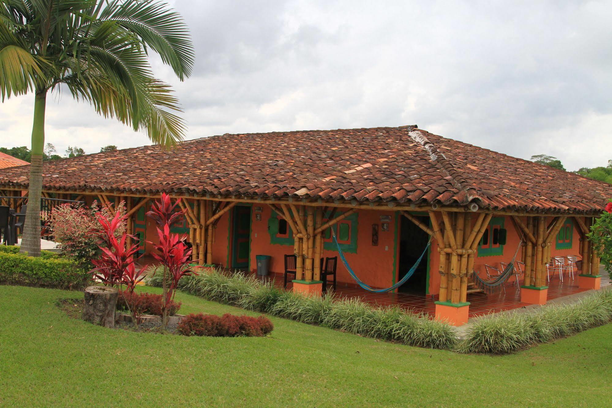 Hotel Parque De Los Arrieros Montenegro Exteriör bild