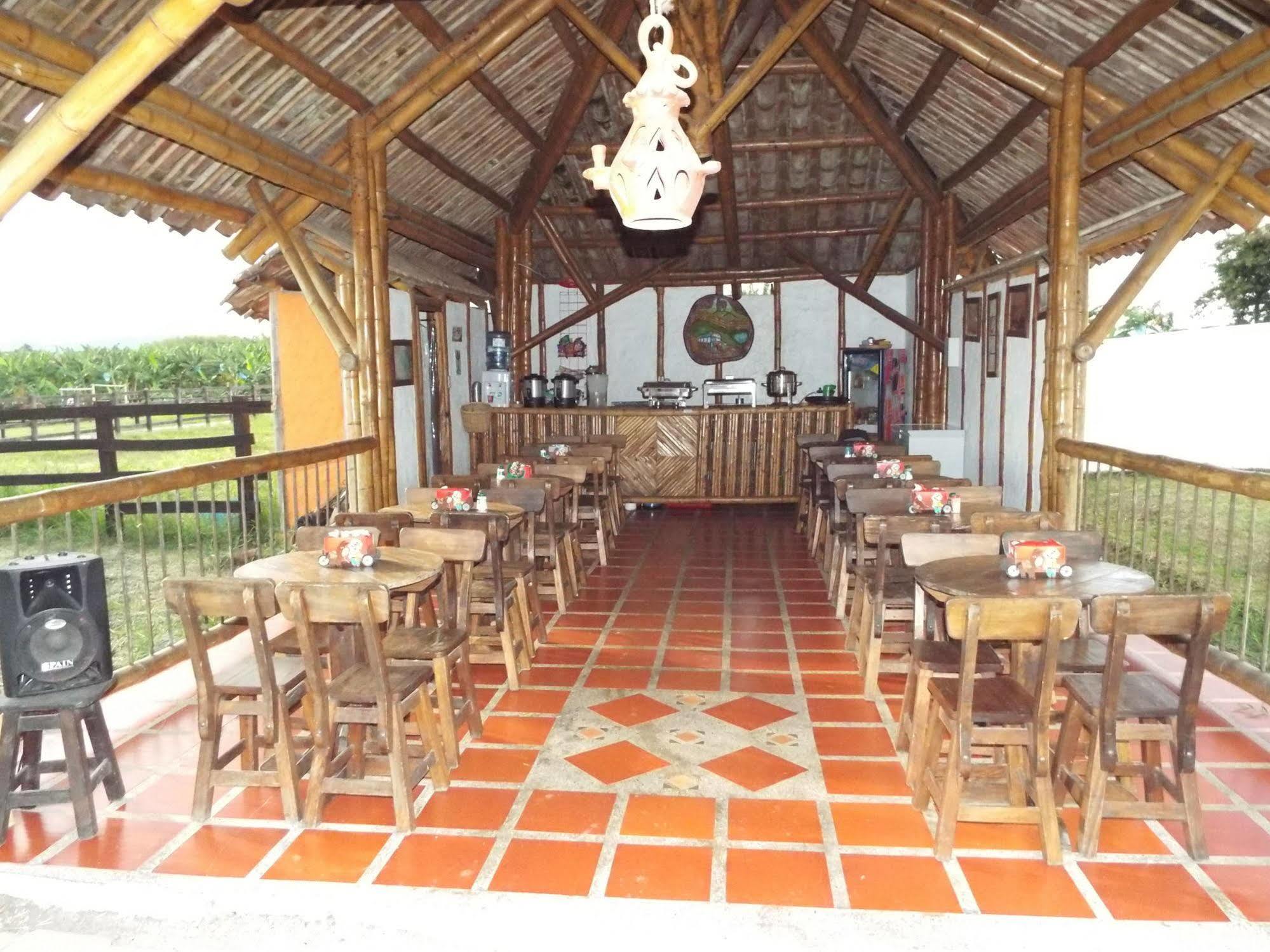 Hotel Parque De Los Arrieros Montenegro Exteriör bild